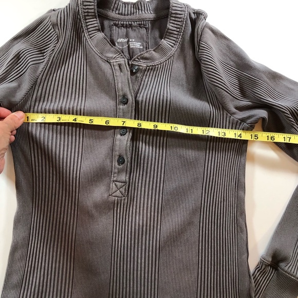 Aerie Gray Waffle Rib Long Sleeve Henley T-Shirt Women’s M, Ribbed with Stretch - Picture 5 of 9